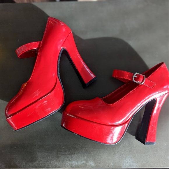 ❤️Ellie Red Maryjane Chunky Heels❤️ - Picture 1 of 5